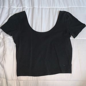 Black short sleeve crop top